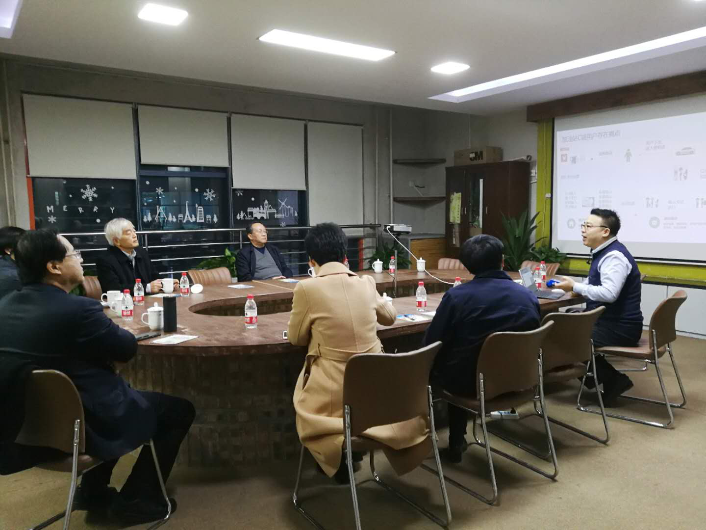 陕西省工信厅厅长蒋跃莅临维纳股份参观考察